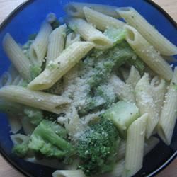 Broccoli and Garlic Penne Pasta 