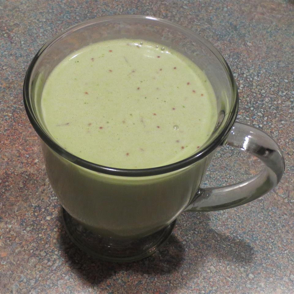 Kale, Banana, and Peanut Butter Smoothie 