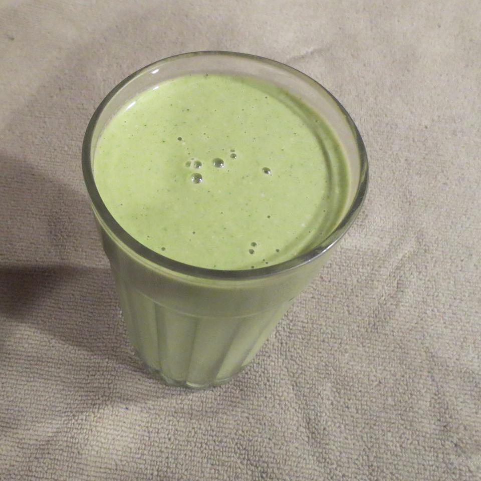 Quick Green Smoothie Lady at the Stove