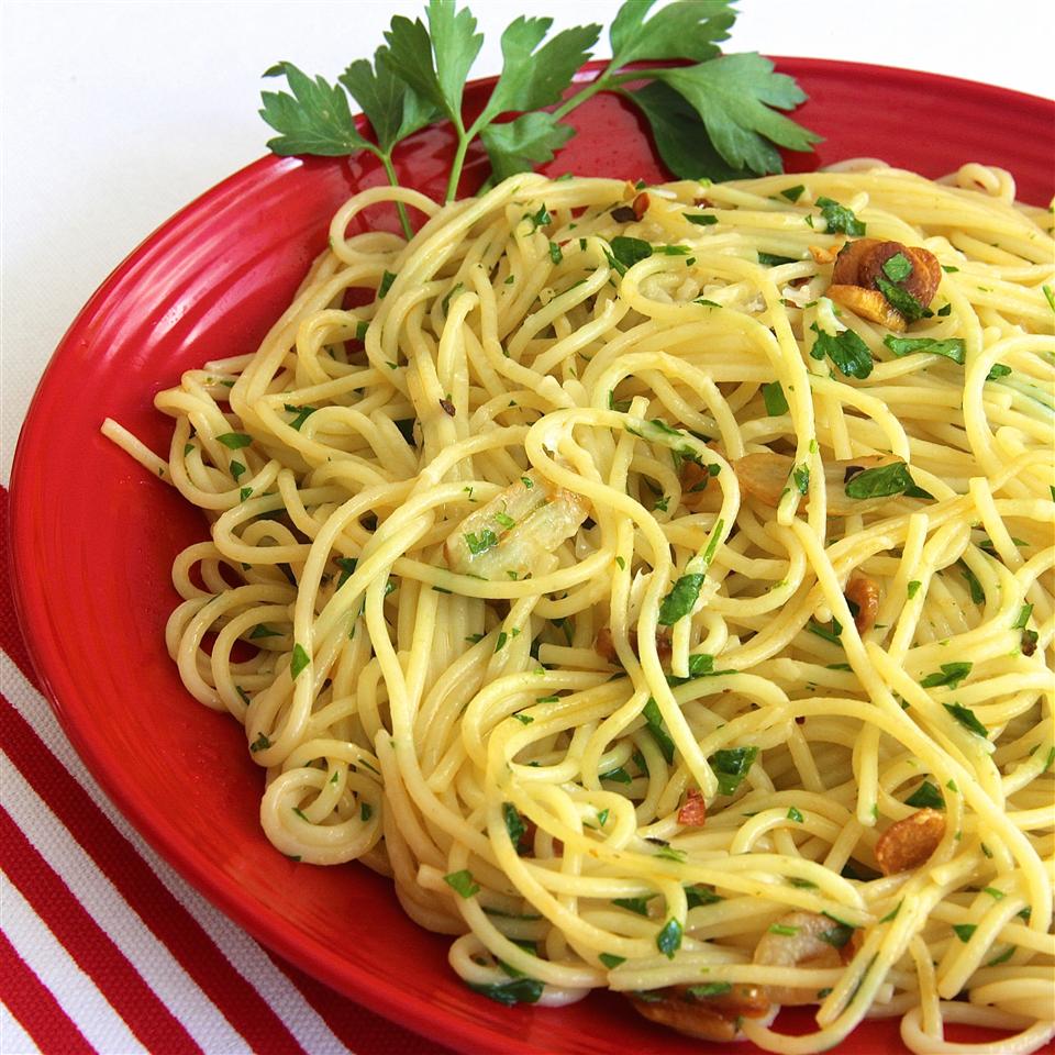 Thin Spaghetti with Garlic, Red Pepper and Olive Oil lutzflcat