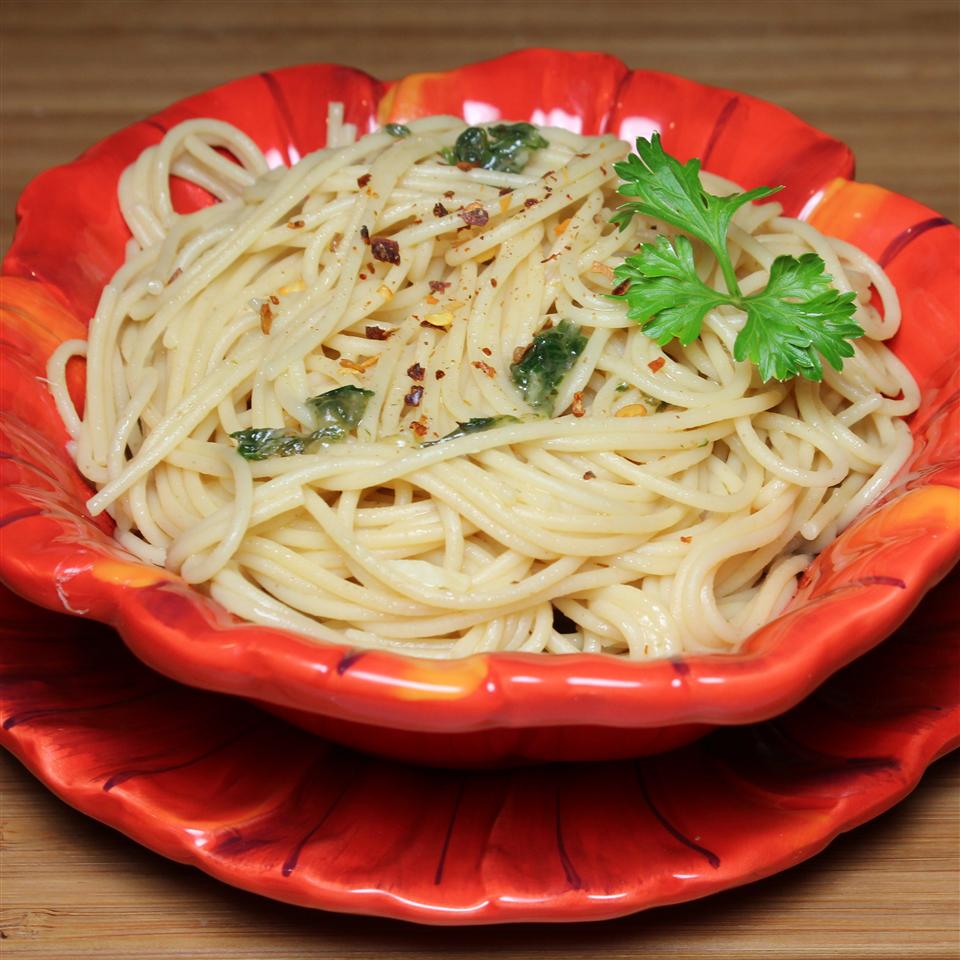 Thin Spaghetti with Garlic, Red Pepper and Olive Oil 