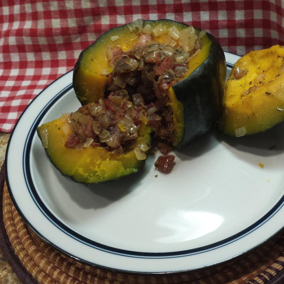 Squash Stuffed With Dates and Onion 