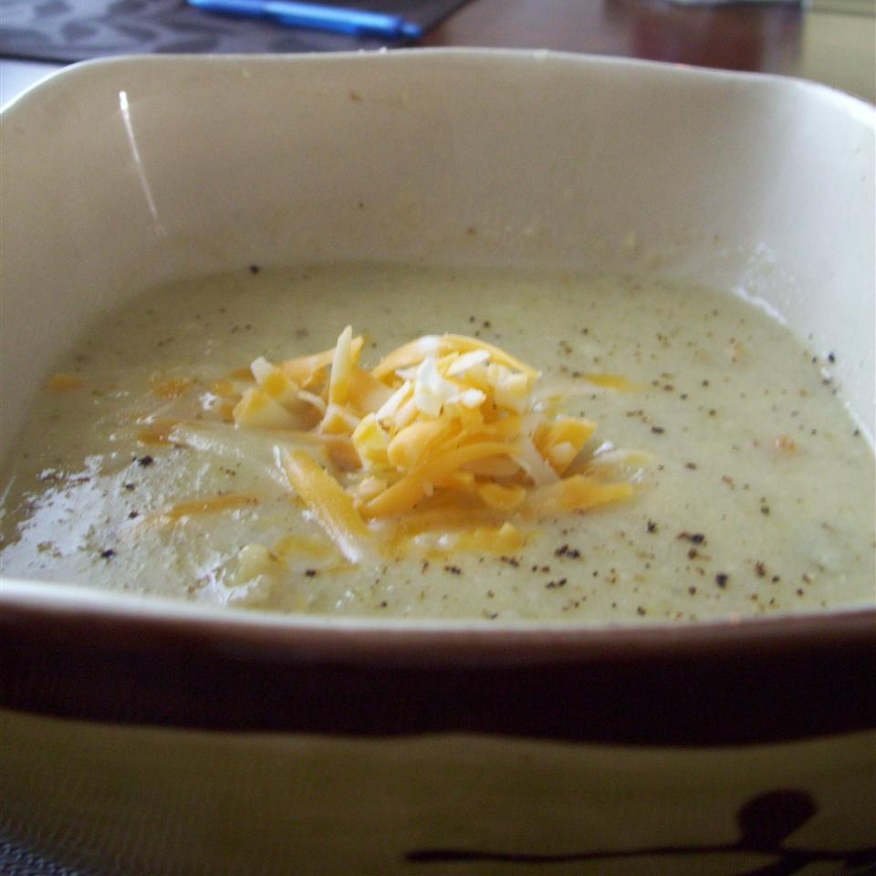 Roasted Cauliflower, Garlic, and Leek Soup 