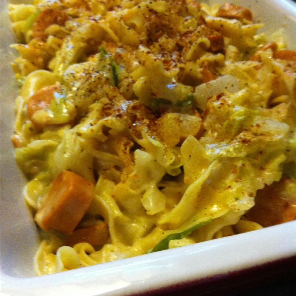 Creamy Cabbage with Noodles 
