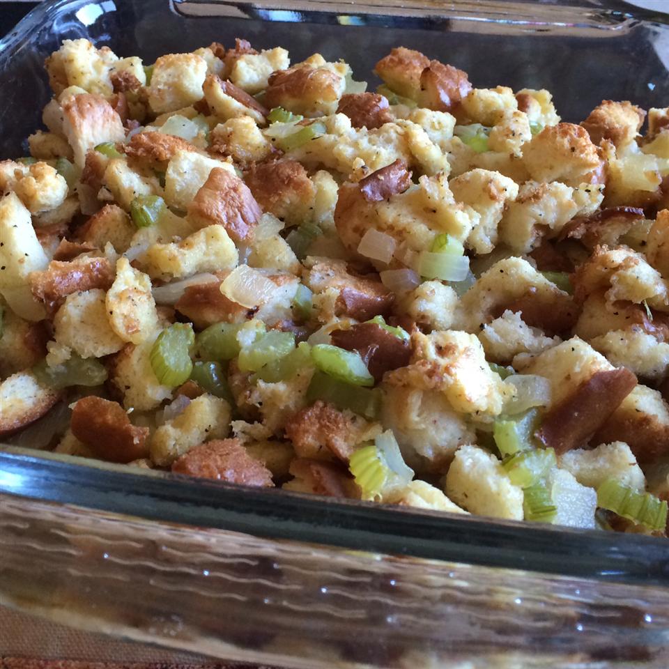 Bread and Celery Stuffing 