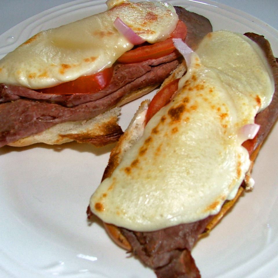 Open-Faced Broiled Roast Beef Sandwich 