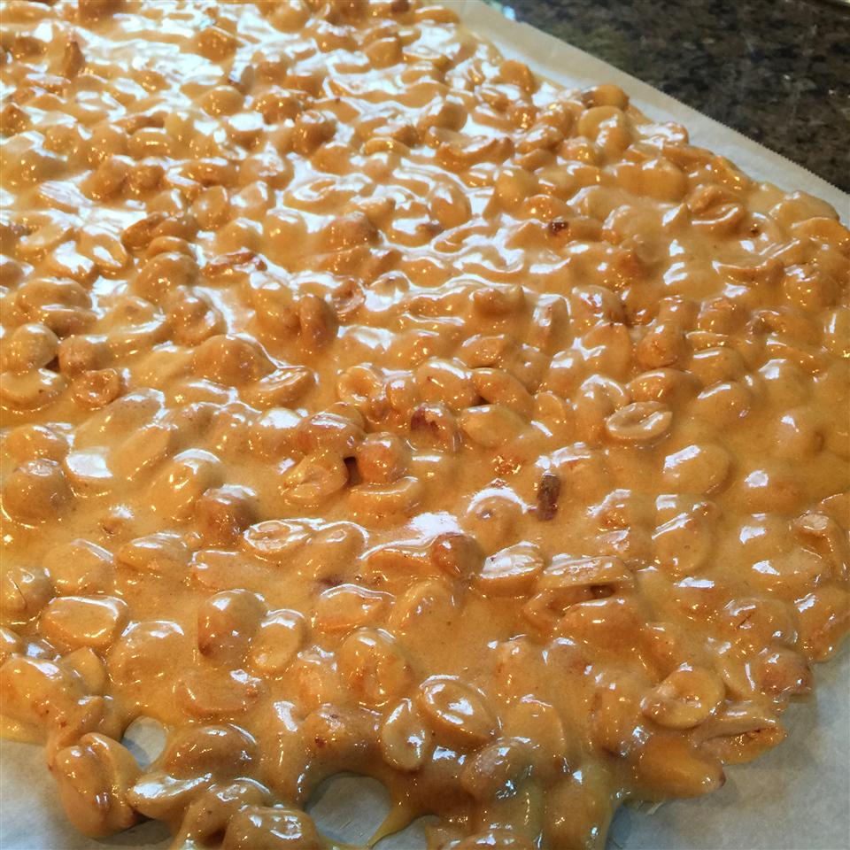 Microwave Oven Peanut Brittle 