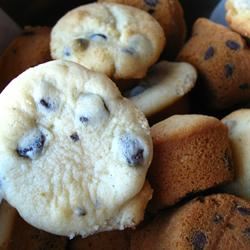 Chocolate Chip Mini-Muffins 
