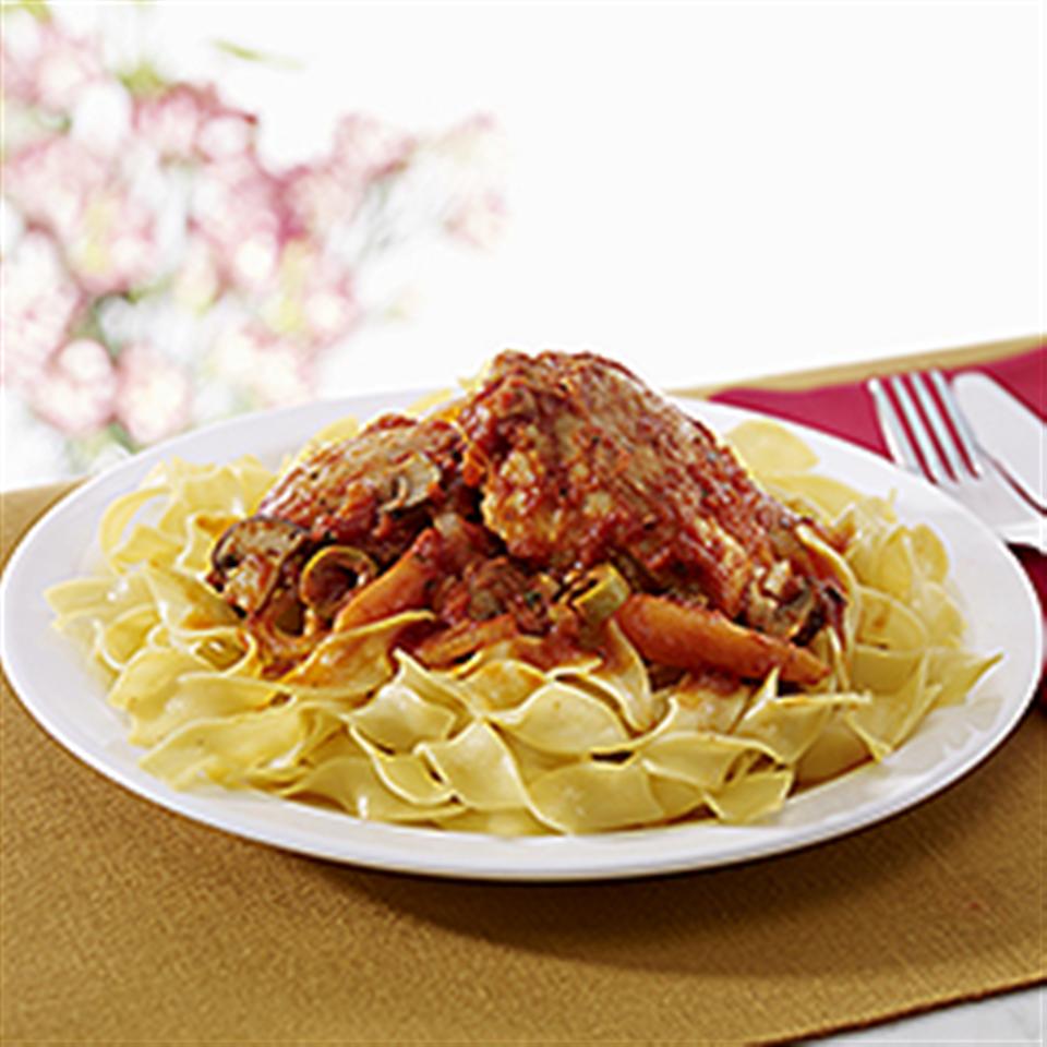 NO YOLKS&reg; Tuscan Braised Chicken with Noodles Trusted Brands