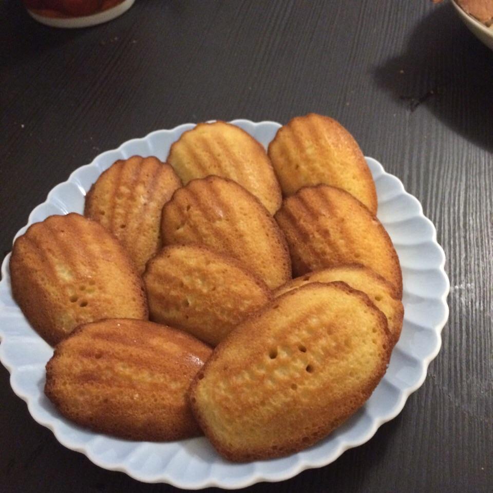 French Butter Cakes (Madeleines) 