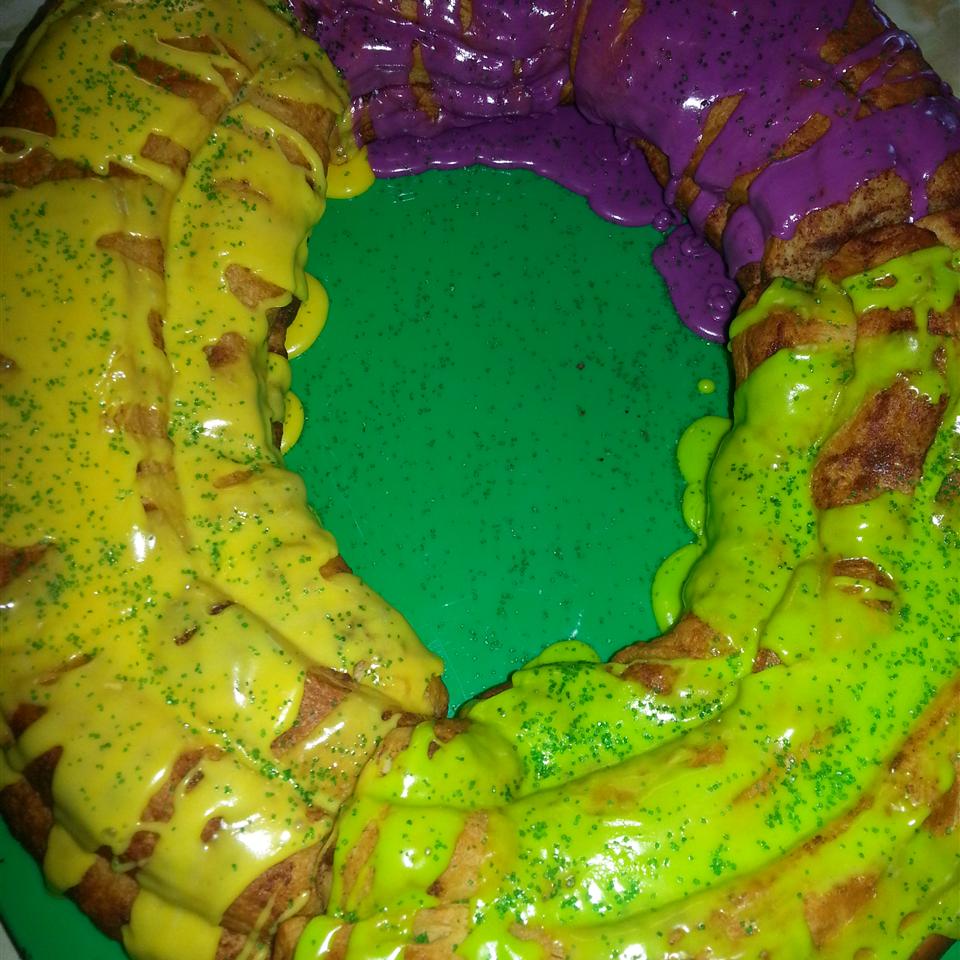 Super Easy Mardi Gras King Cake 