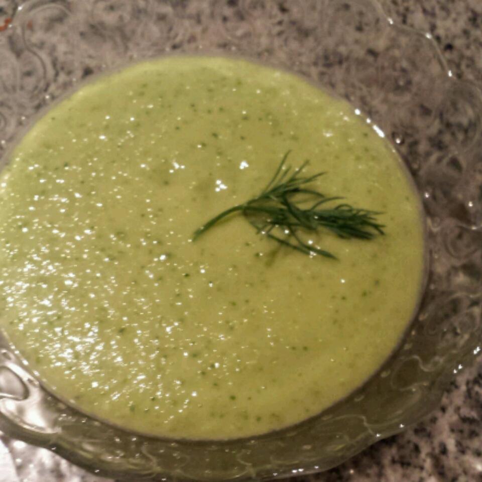 Raw Cucumber Soup (Gluten and Dairy-Free) hannah