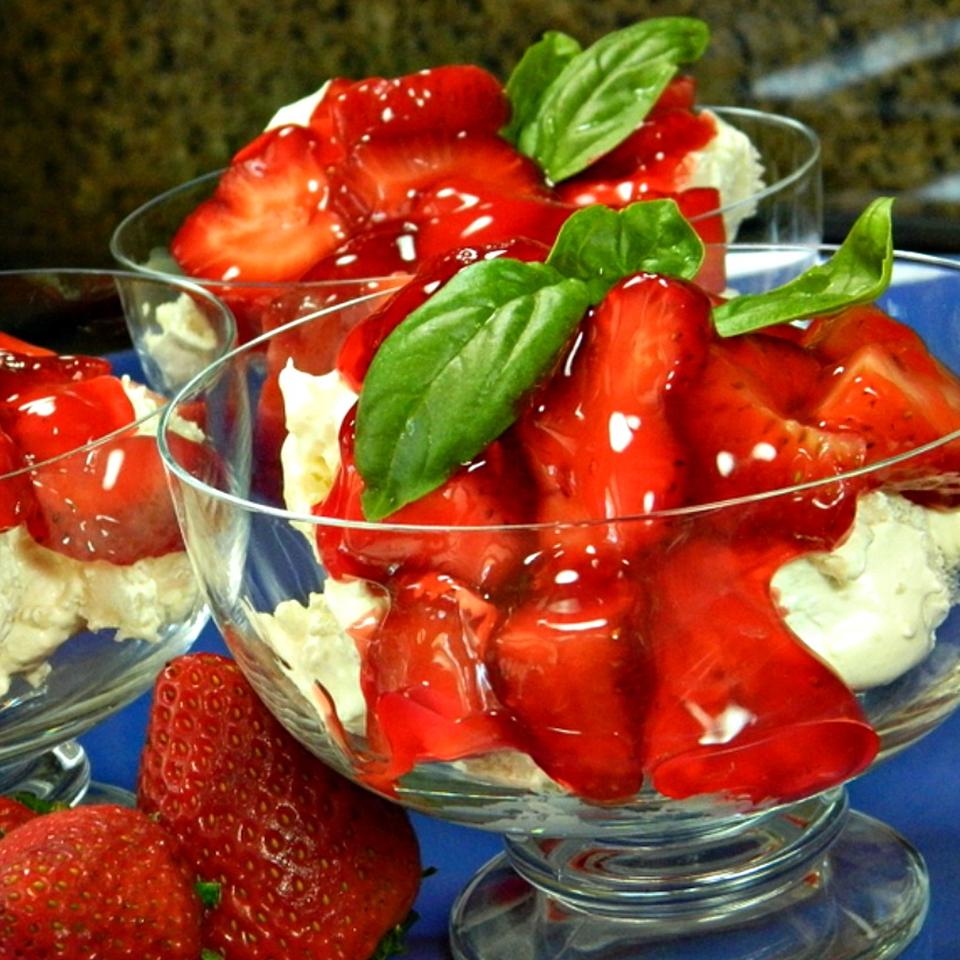 Quick and Easy Strawberry Shortcake 
