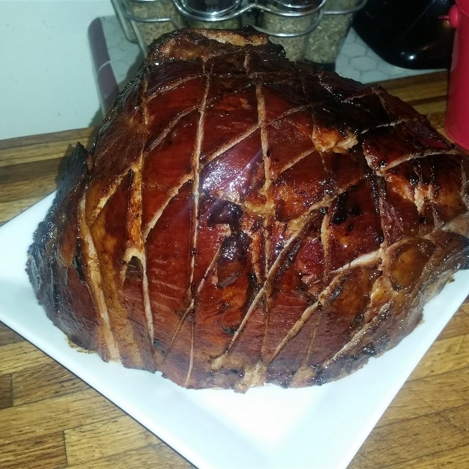 Baked Ham with Maple Glaze 
