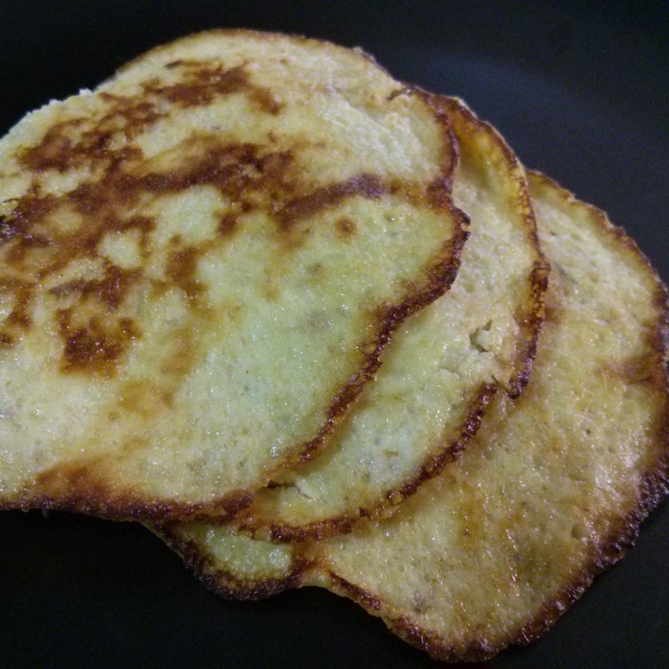 2-Ingredient Wheat-Free Banana Pancakes (Paleo) 