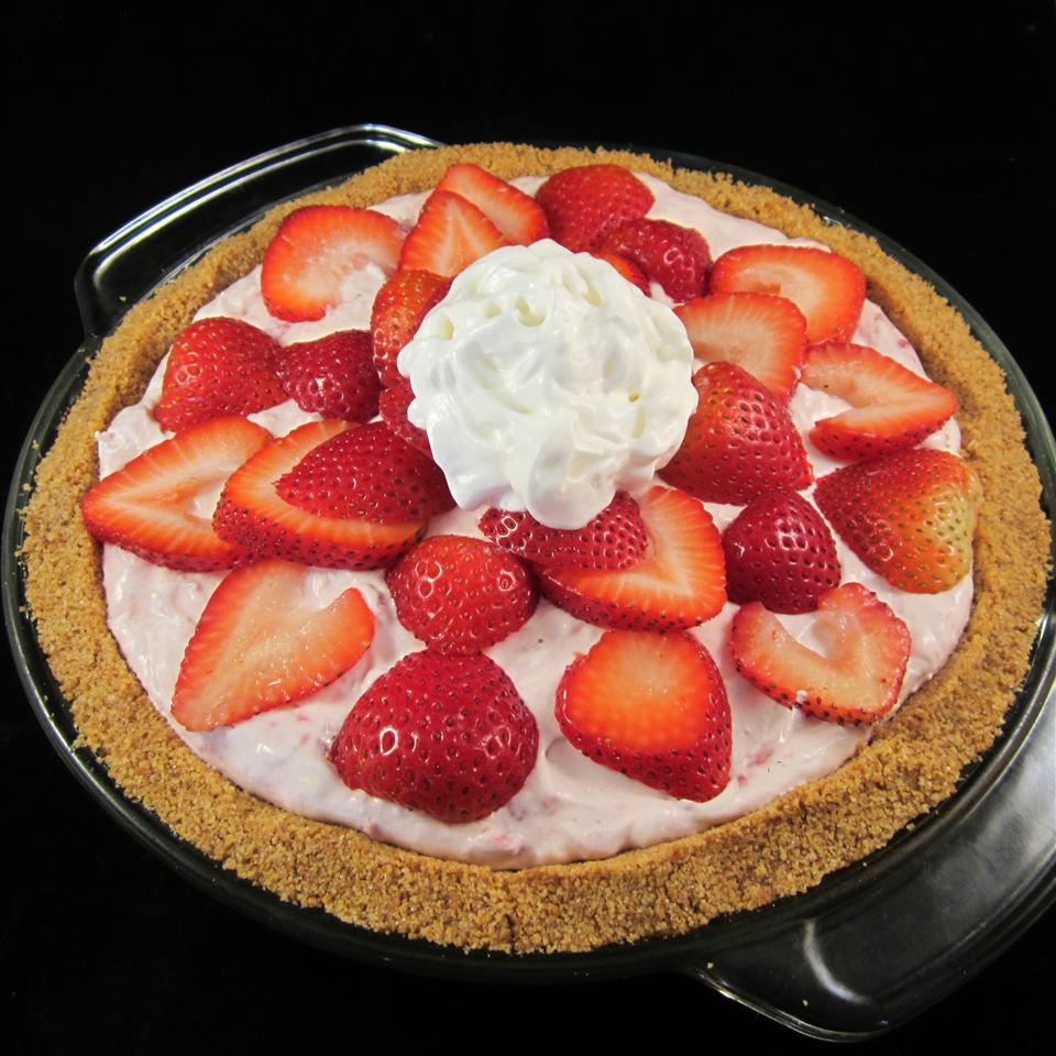 DanDan's Strawberry Cream Pie