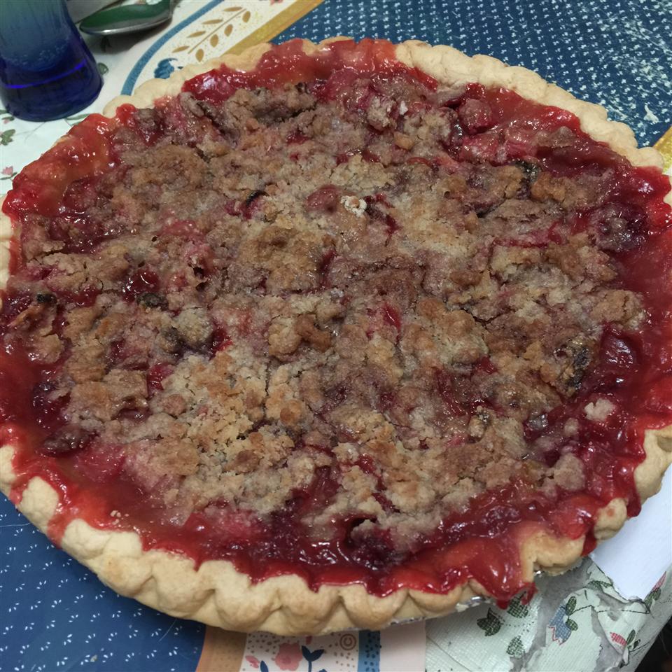 Crumb-Topped Strawberry Rhubarb Pie 