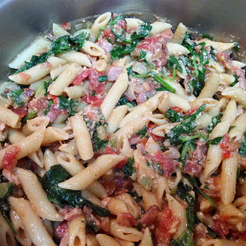 Penne Pasta with Spinach and Bacon 