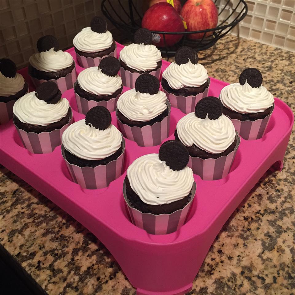 Mini OREO Surprise Cupcakes 