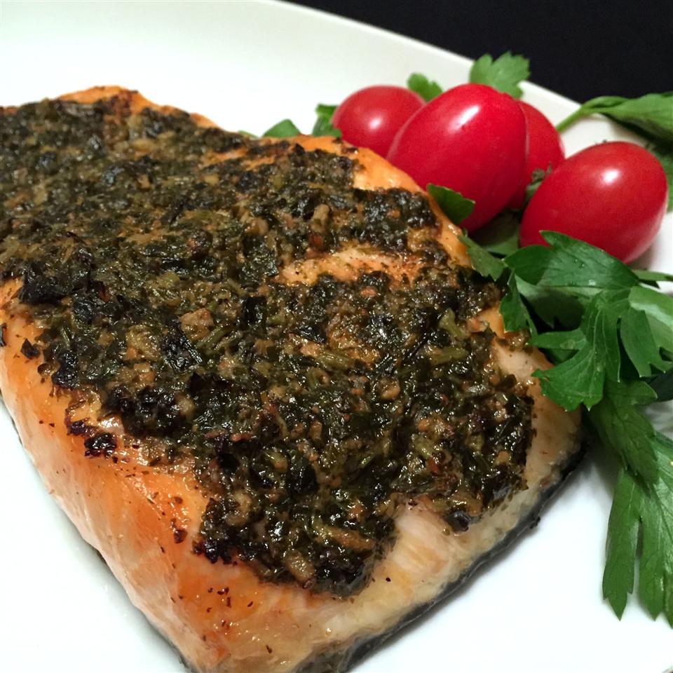 Grilled Salmon With Pesto Crust 