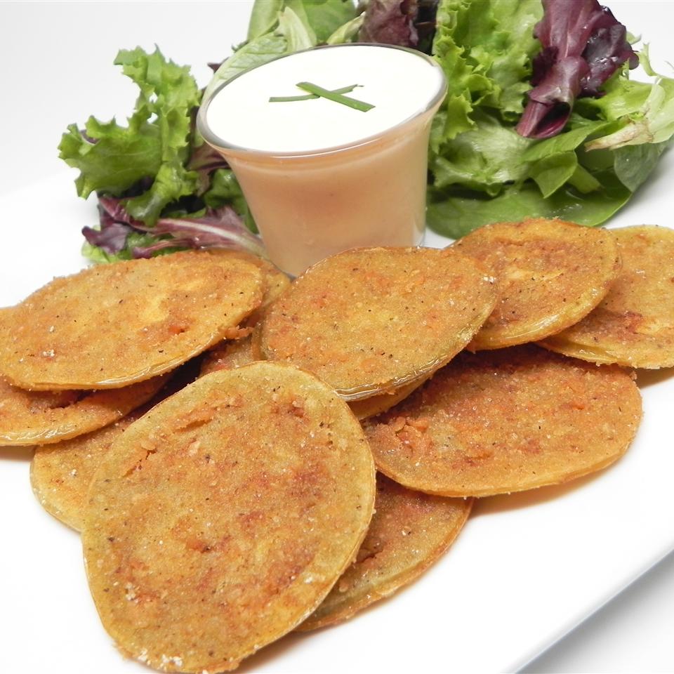 Barb's Fried Green Tomatoes with Zesty Sauce