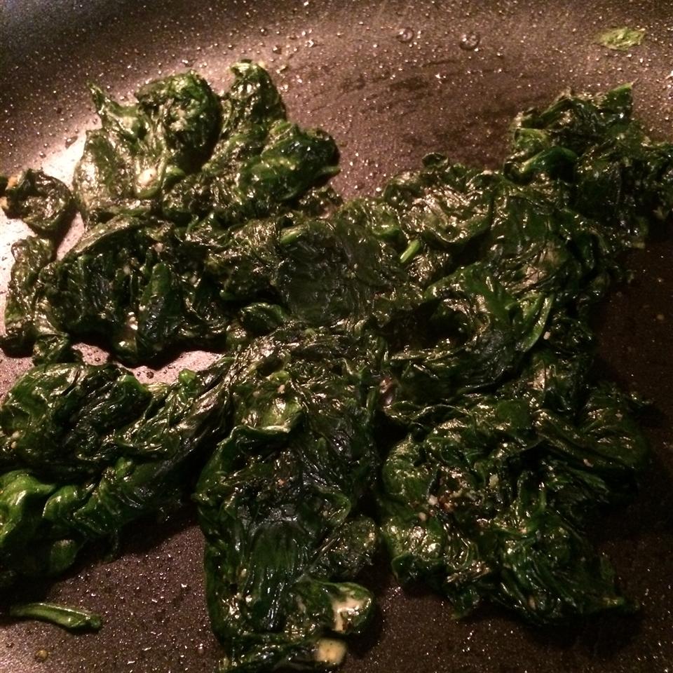 Quick and Easy Sauteed Spinach 