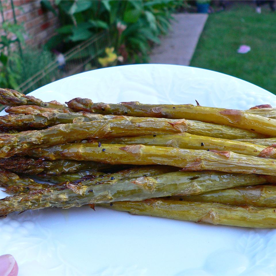 <p>This impressive yet simple side dish of roasted asparagus with shallots and red wine vinegar is cooked in just 20 minutes -- a lovely and easy way to enjoy green asparagus when in season. Reviewer Michelle Bovenkamp gave this recipe 5 stars saying, "The tops of the asparagus get nice and crispy yet the stems stay firm but moist. Wonderful!"</p>
                          