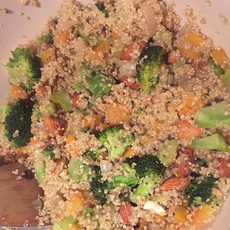 Quinoa with Sweet Potatoes and Broccoli 