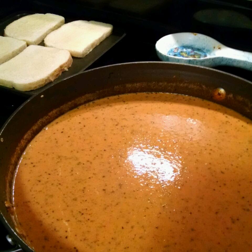 Creamy Tomato-Basil Soup 
