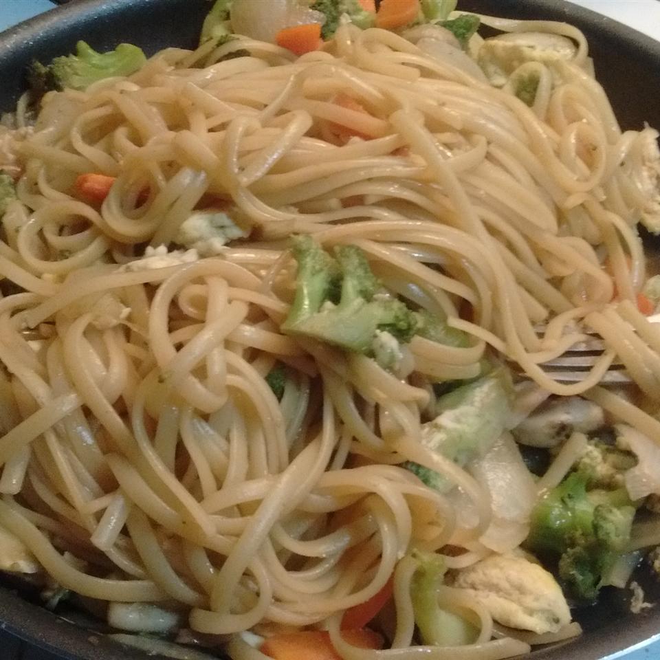 Shrimp Lo Mein with Broccoli 