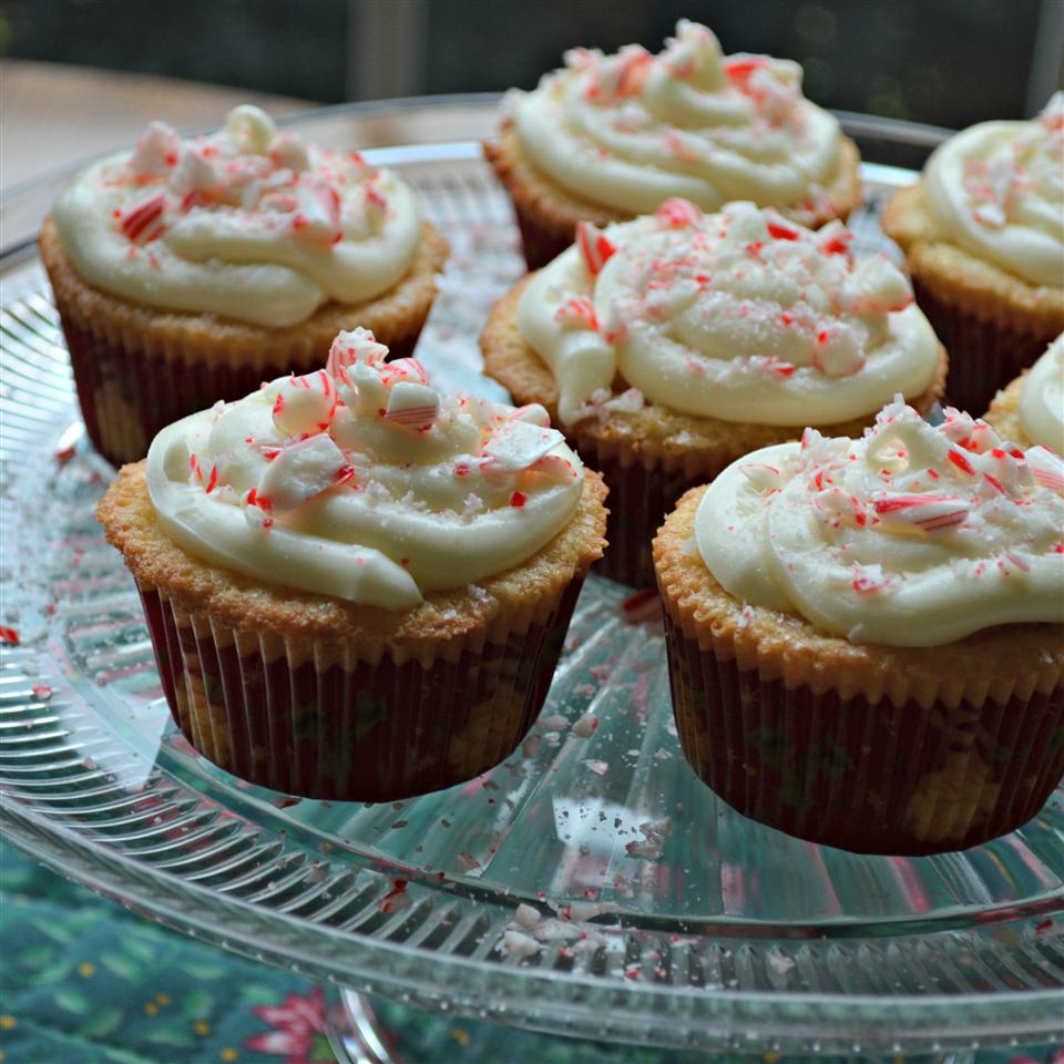 Peppermint Cupcakes with Marshmallow Fluff White Chocolate Frosting 