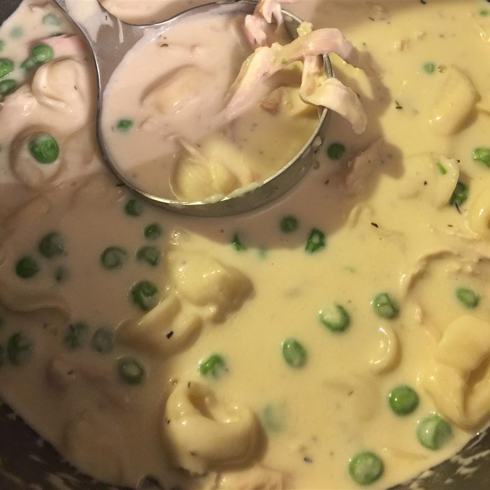 Creamy Chicken Tortellini Soup 