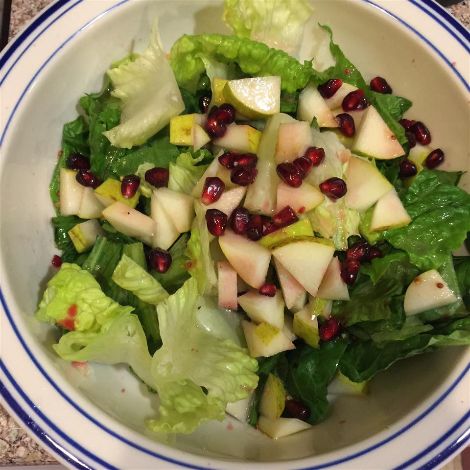 Pear and Pomegranate Salad gabi