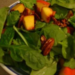 Spinach Salad with Peaches and Pecans 