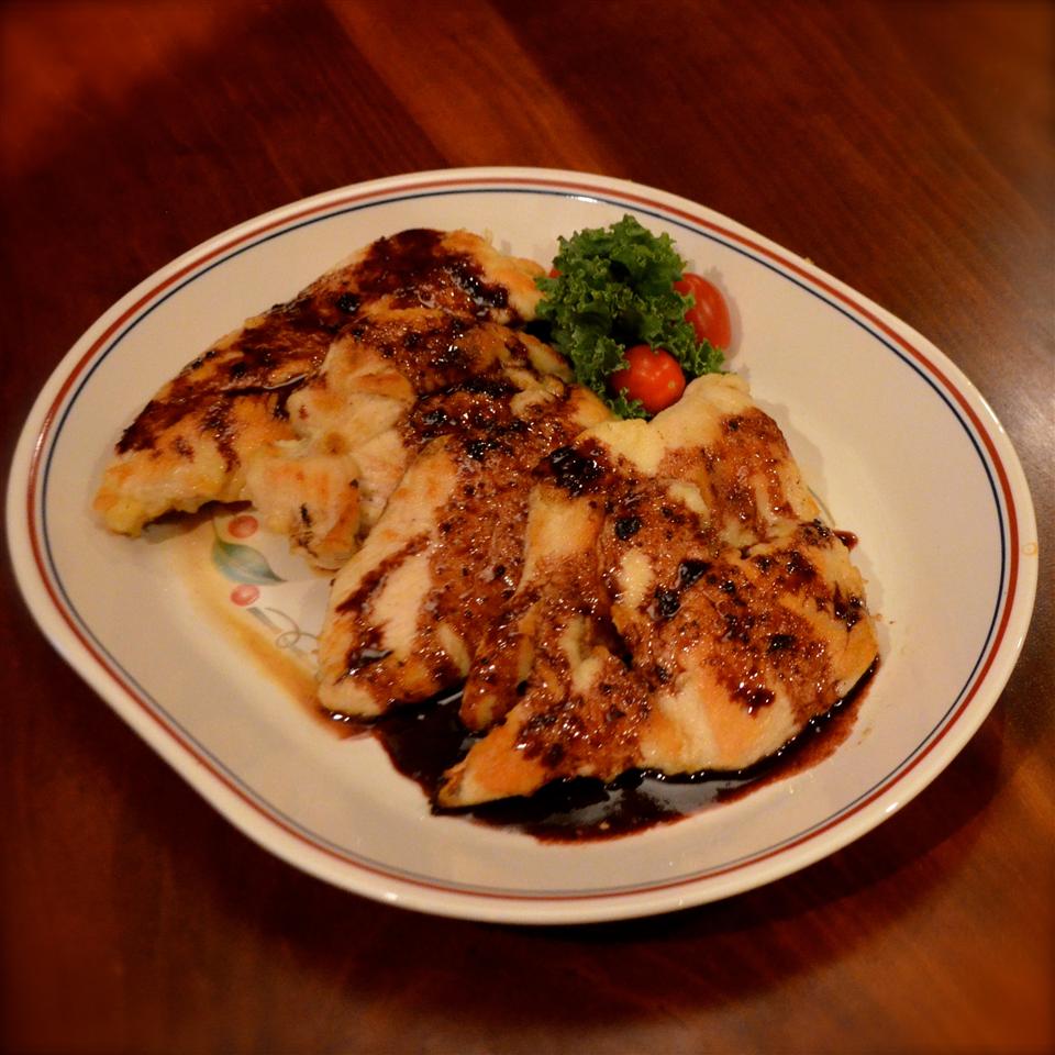 Pan-Seared Chicken with Apple-Red Wine Sauce 