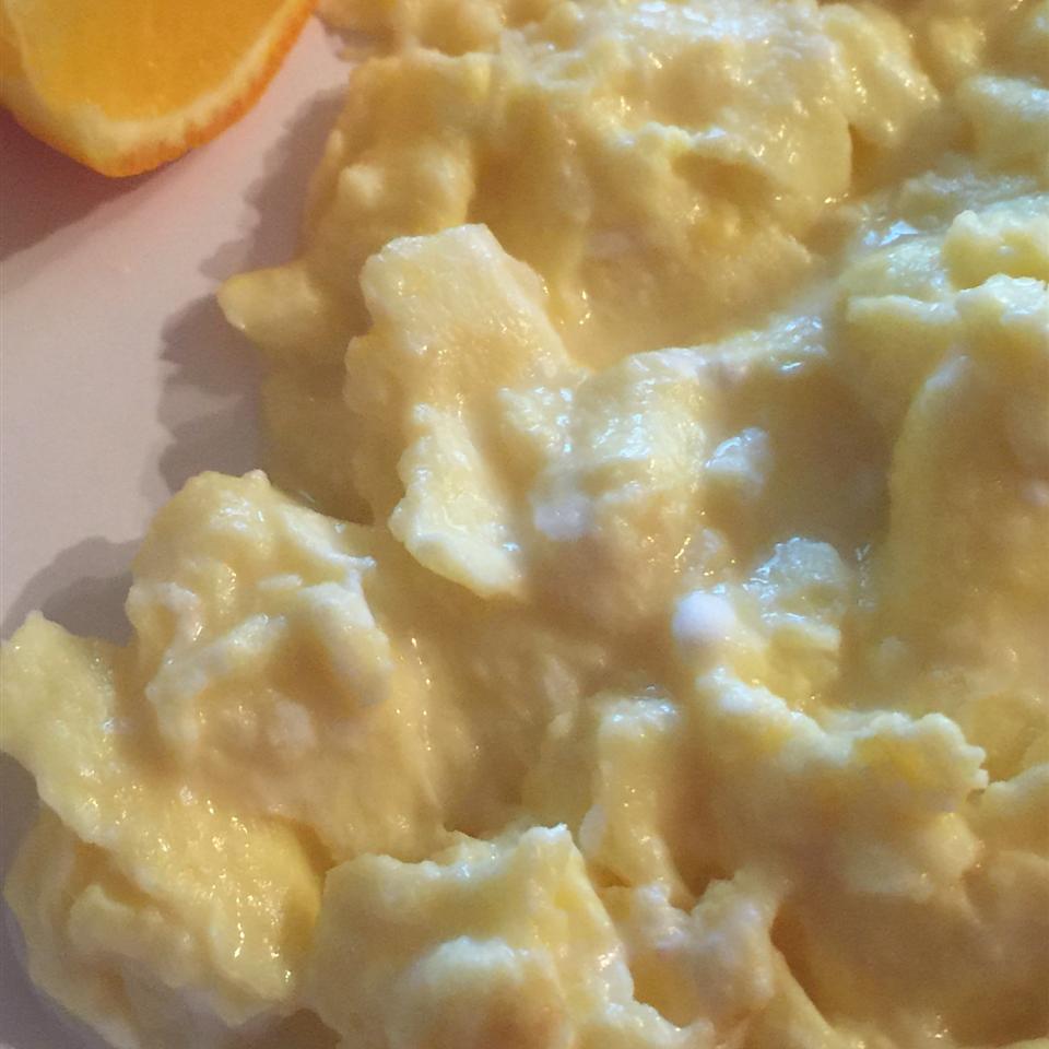 Creamy Cottage Cheese Scrambled Eggs 