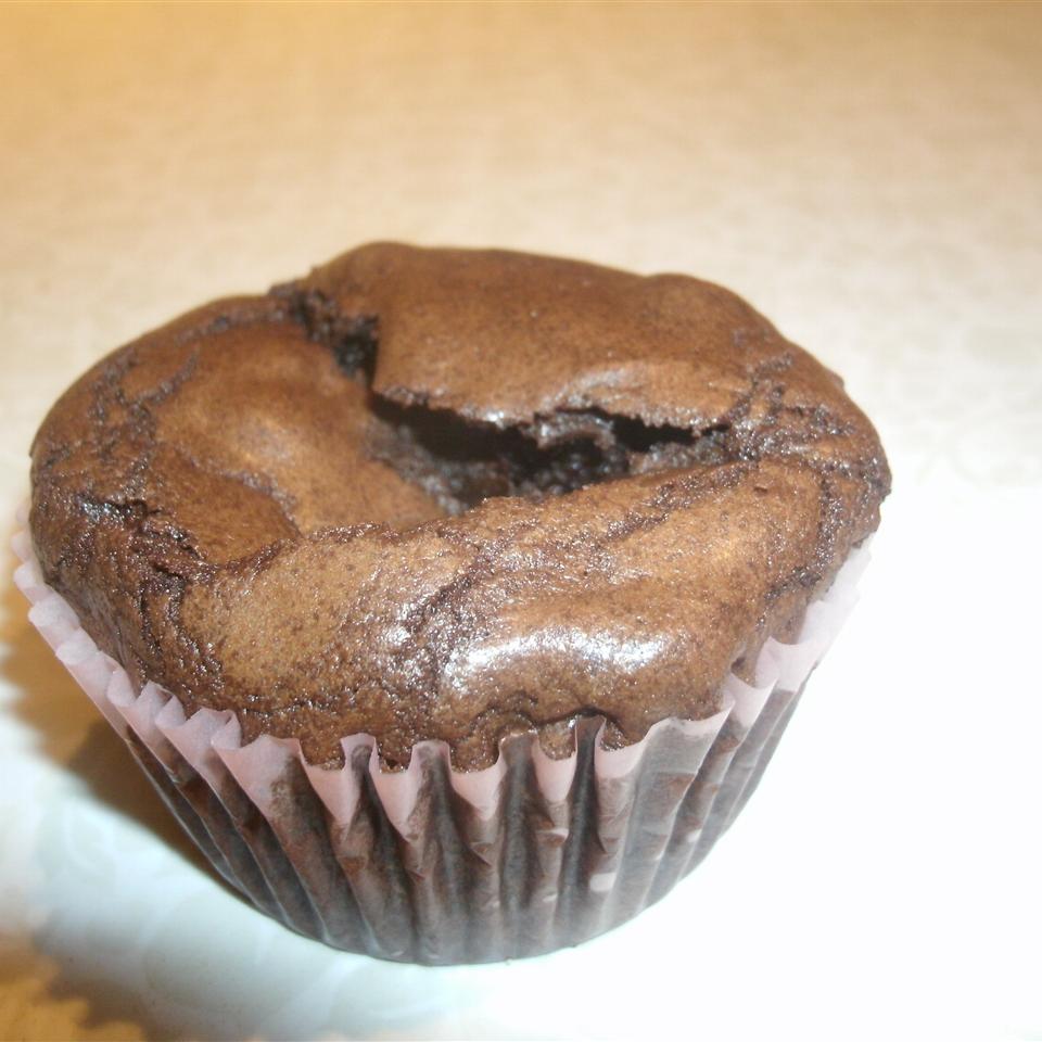 Dark Chocolate Souffle Cupcakes lioness_melinda