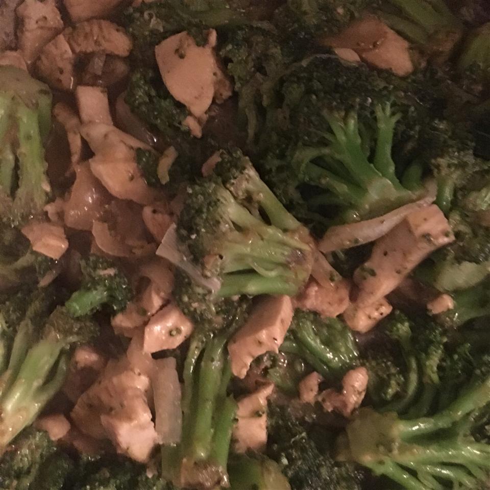 Stir-Fry Chicken and Broccoli 