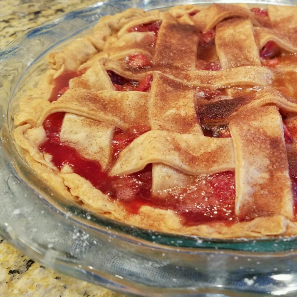 Summer Strawberry Rhubarb Pie 