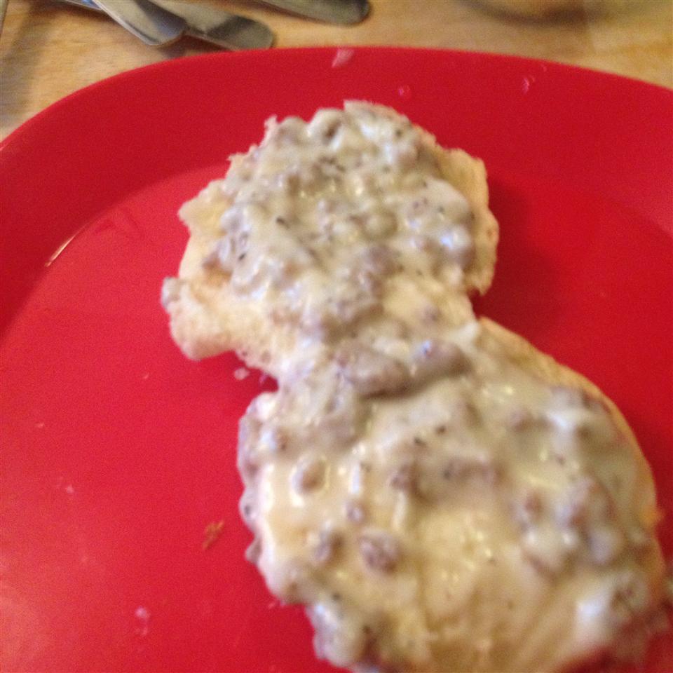 Creamy Biscuits and Gravy 