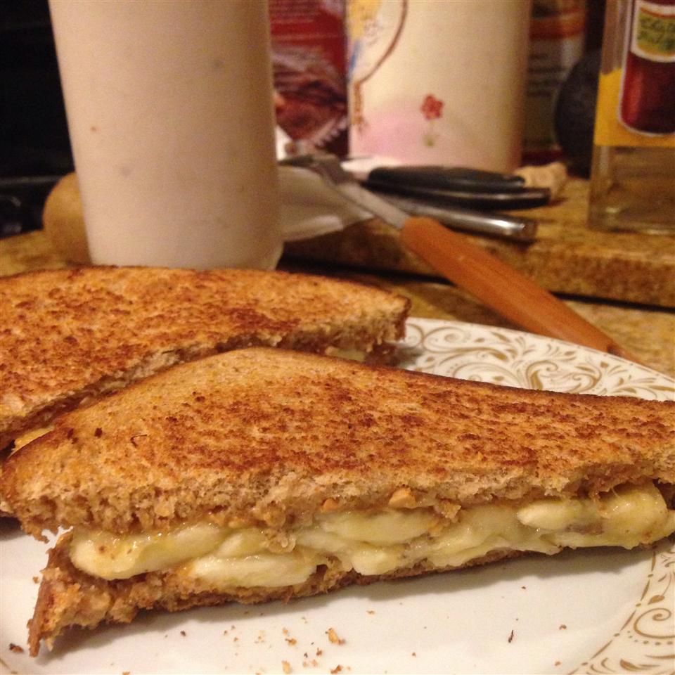 Grilled Peanut Butter and Banana Sandwich 