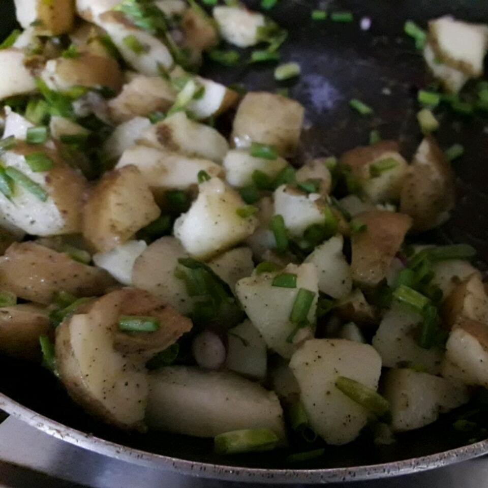 Boiled Potatoes with Chives 
