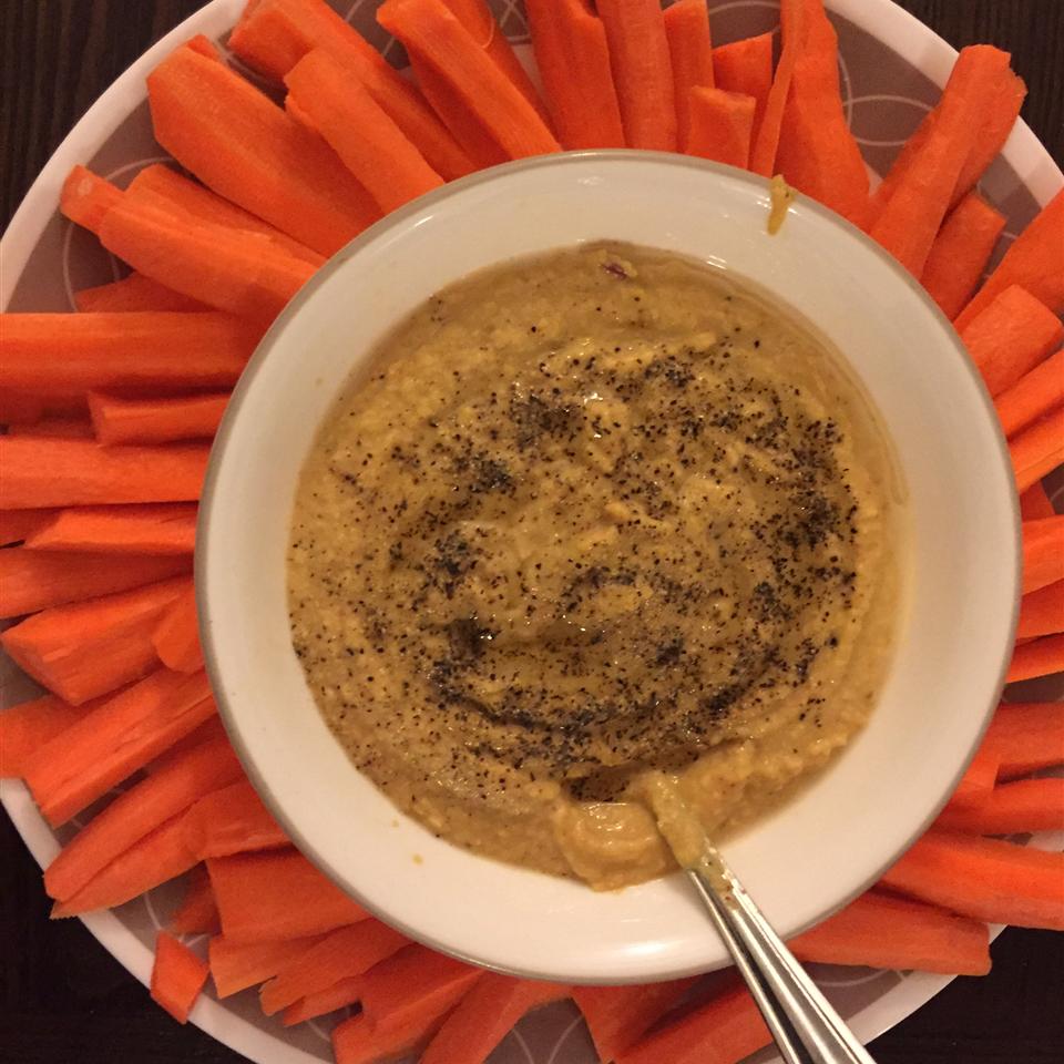 Easy Roasted Red Pepper Hummus 