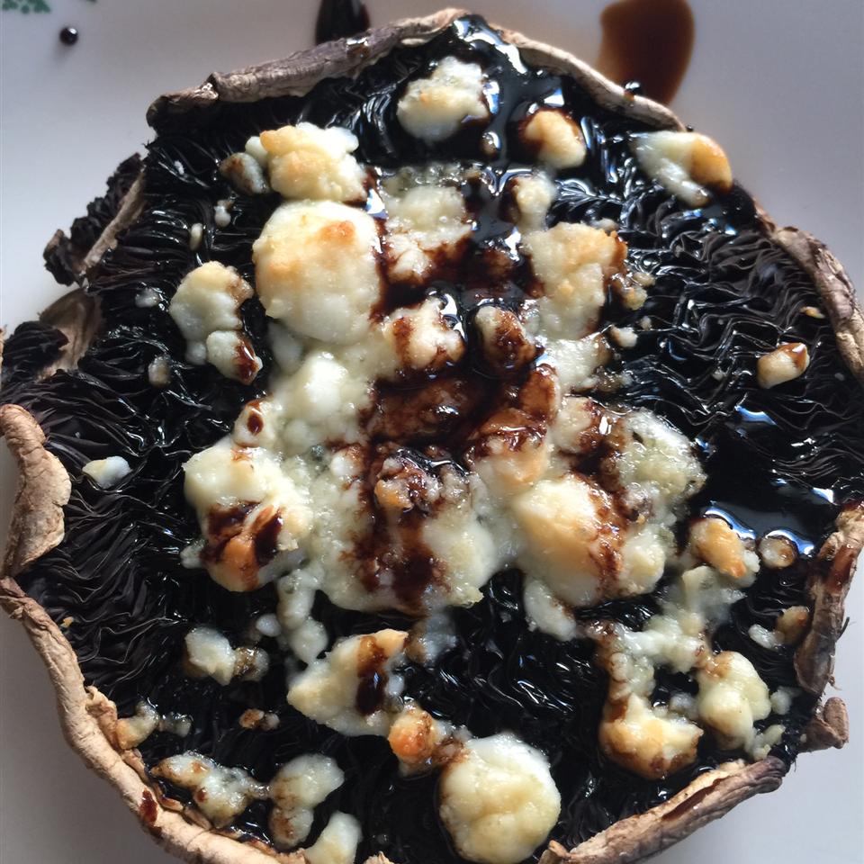Roasted Portabello Mushrooms with Blue Cheese sdospel