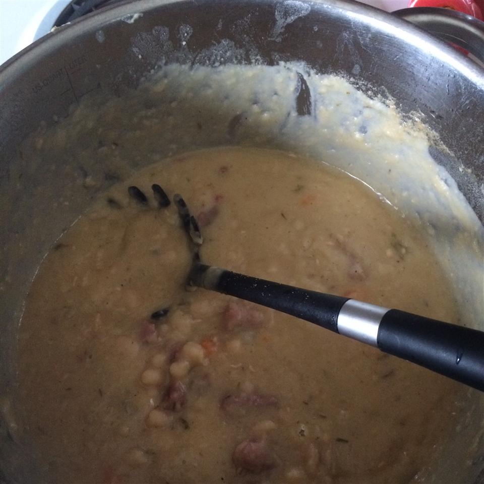Navy Bean Soup with Ham 