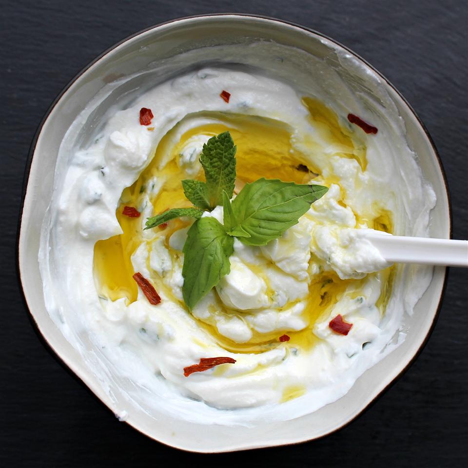 Labneh (Lebanese Yogurt)