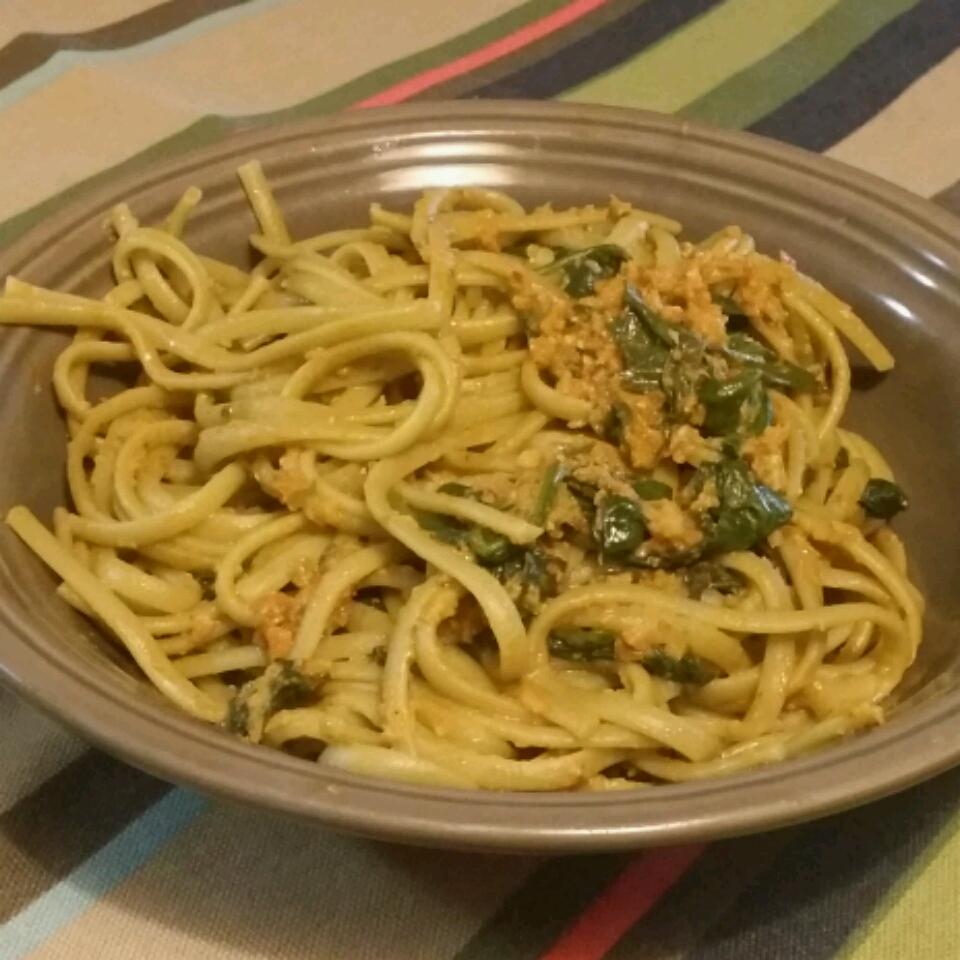 Garlic Scape Pesto on Spinach Linguine