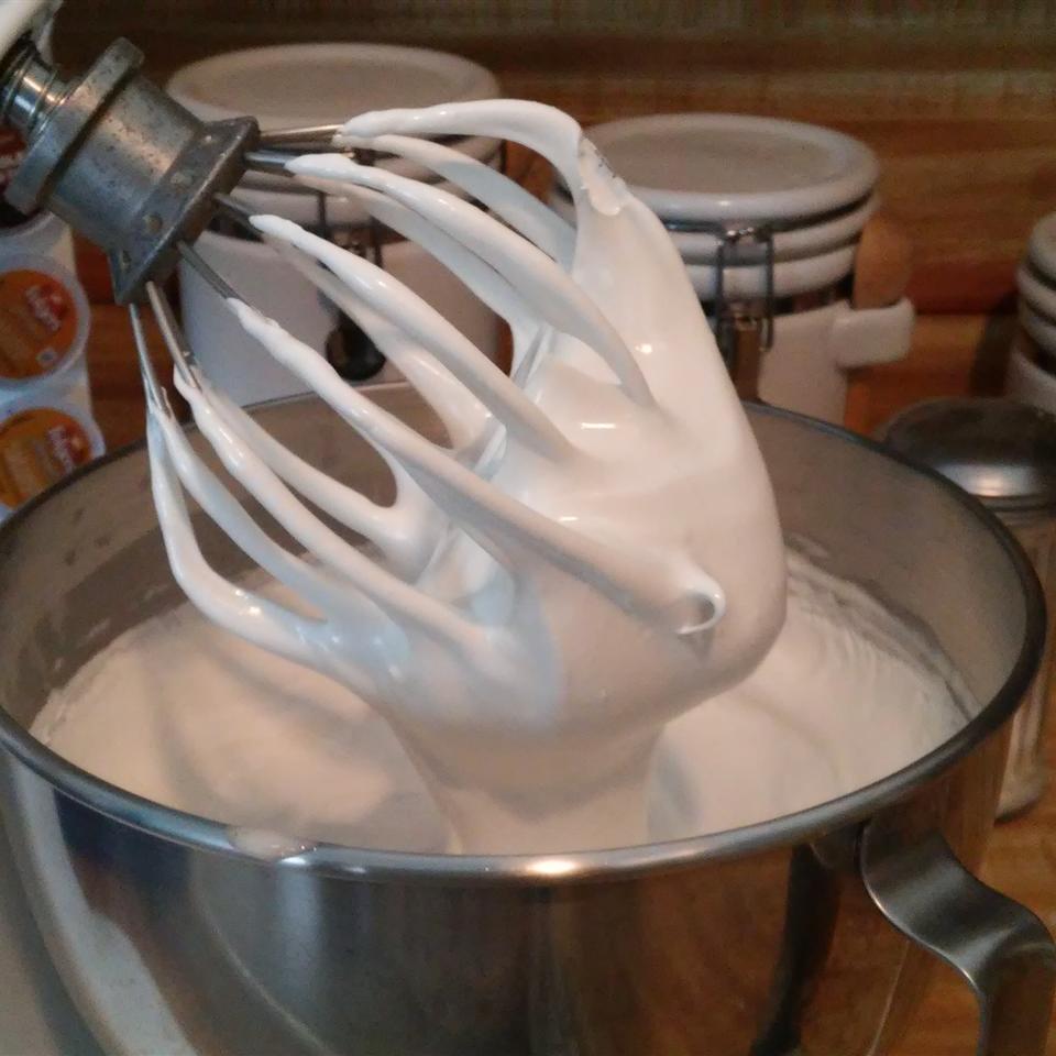 Old-Fashioned Snow Peak Frosting 
