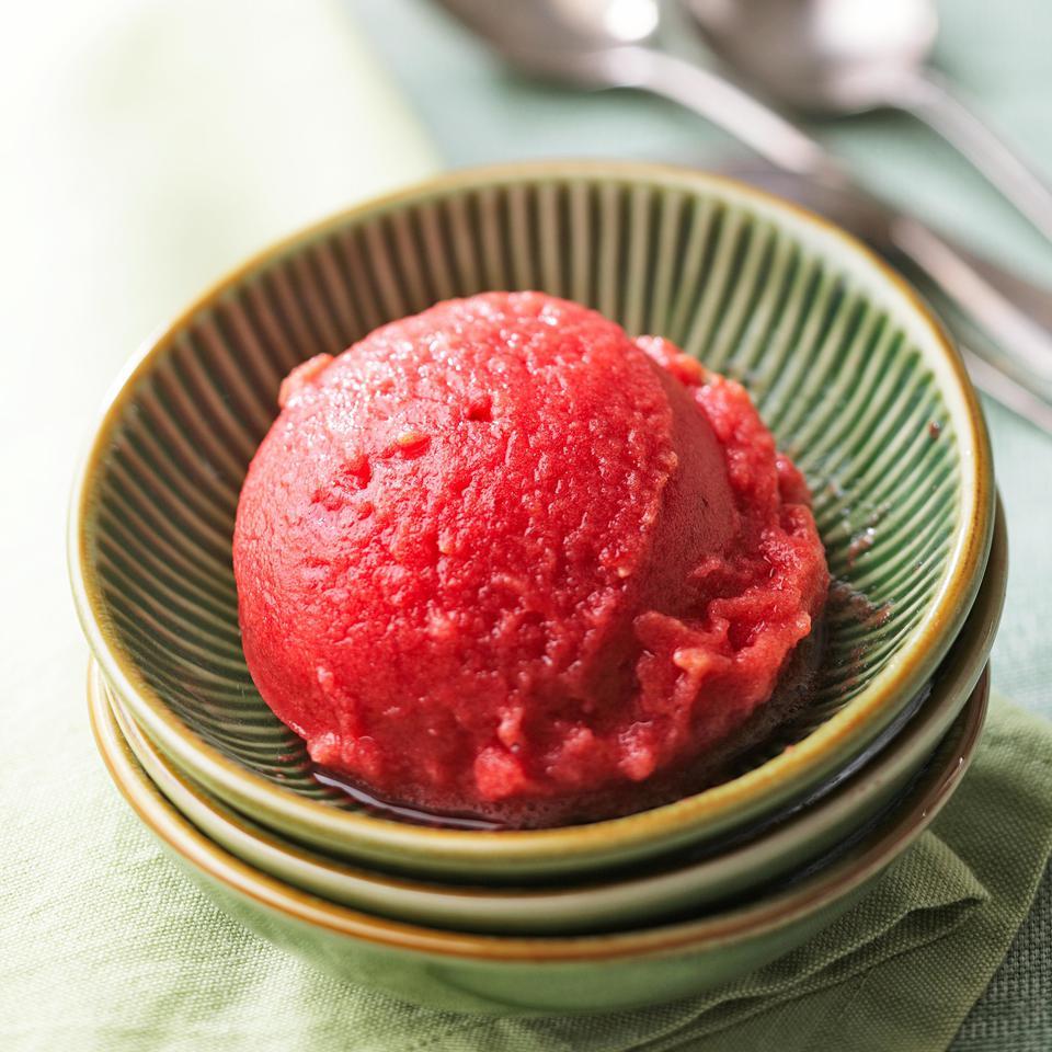 <p>Try this cherry sorbet recipe with a dollop of lightly sweetened whipped cream or some more chopped cherries on top.</p>
                          