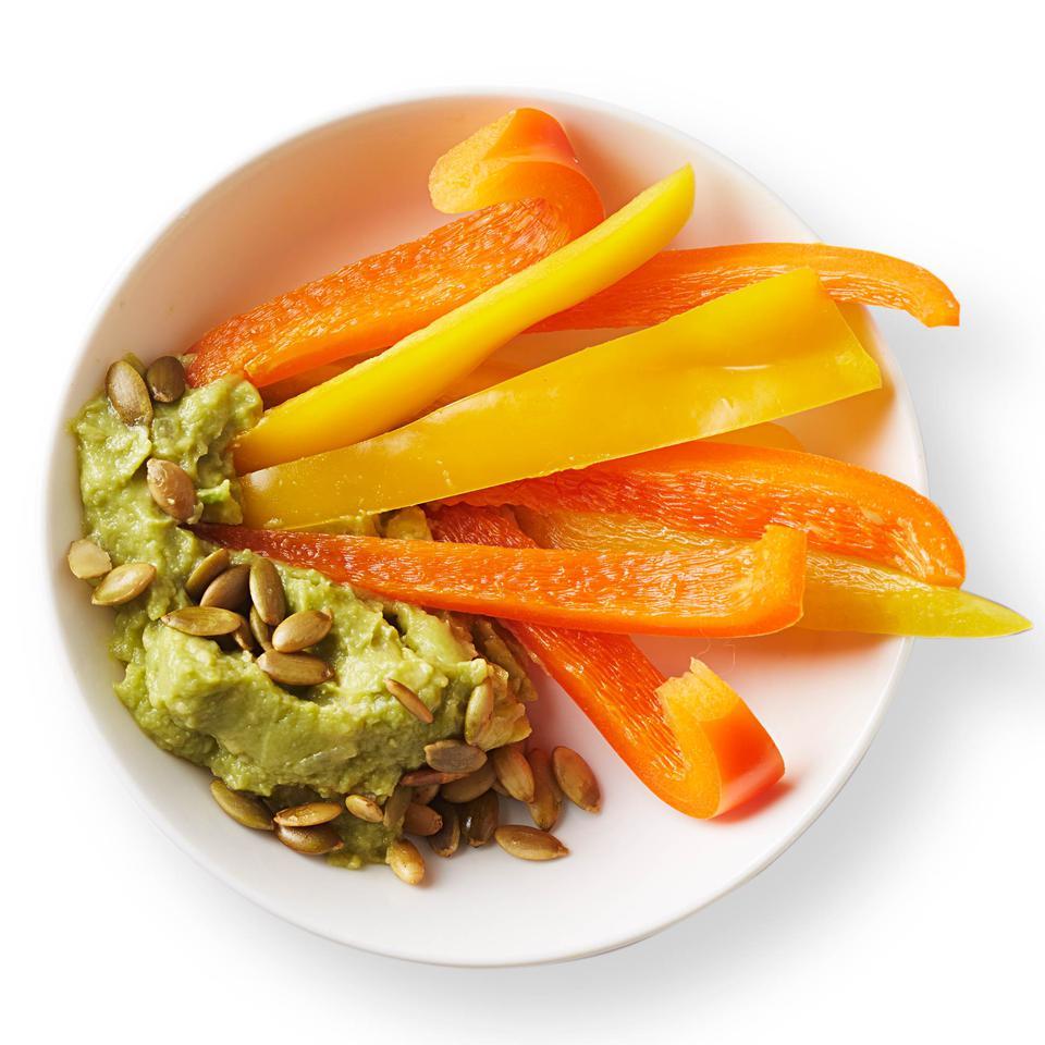 <p>Skip tortilla chips and get a healthy dose of vitamin C when you use bell pepper as a dipper for guacamole in this quick snack recipe.</p>
                          